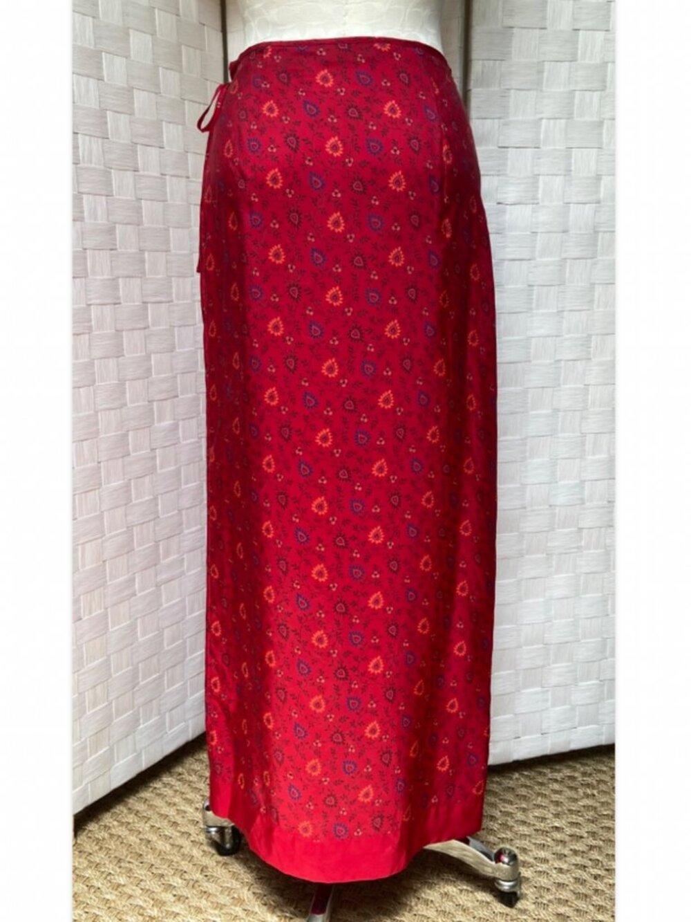 Vintage Express 100% Silk Floral Red Wrap Maxi Skirt Size 6 - Picture 11 of 15
